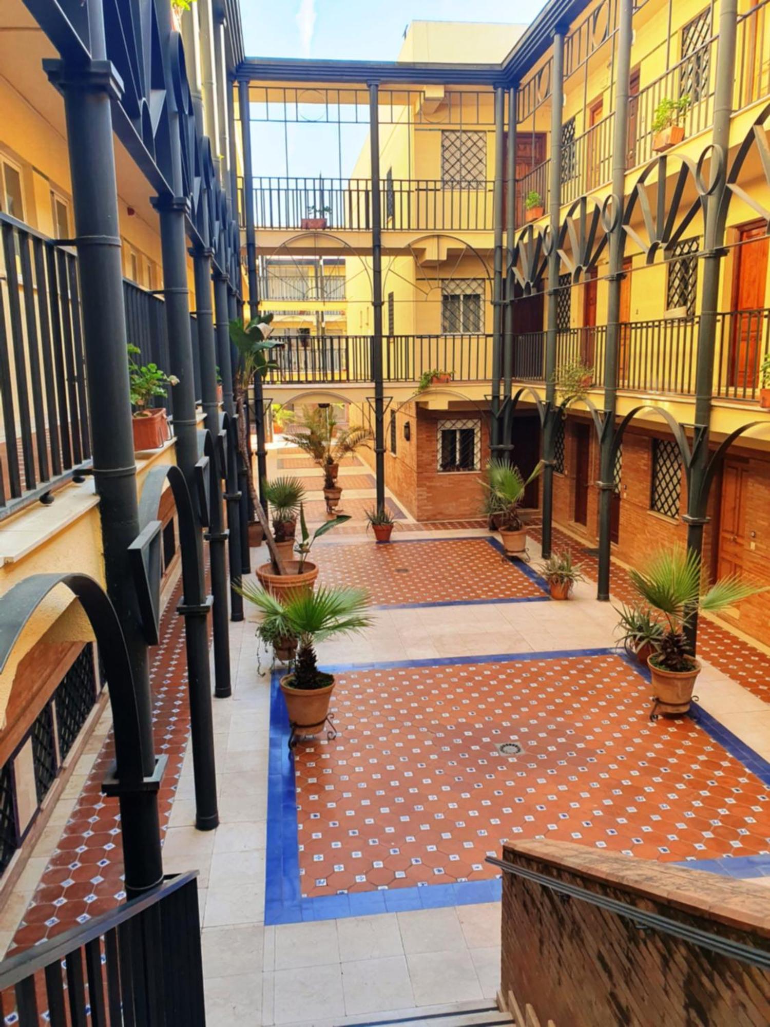 Torneo Life Tranquilo En El Centro Apartment Seville Exterior photo